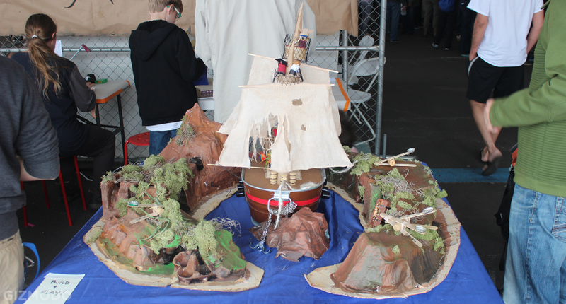 Illustration for article titled Fire-Breathing Robots, Mega Mech Warriors and More at Maker Faire